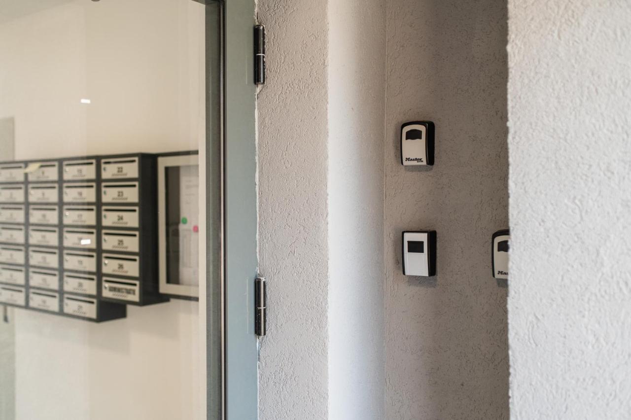 East Side Living & Terrace Apartment Брашов Екстериор снимка